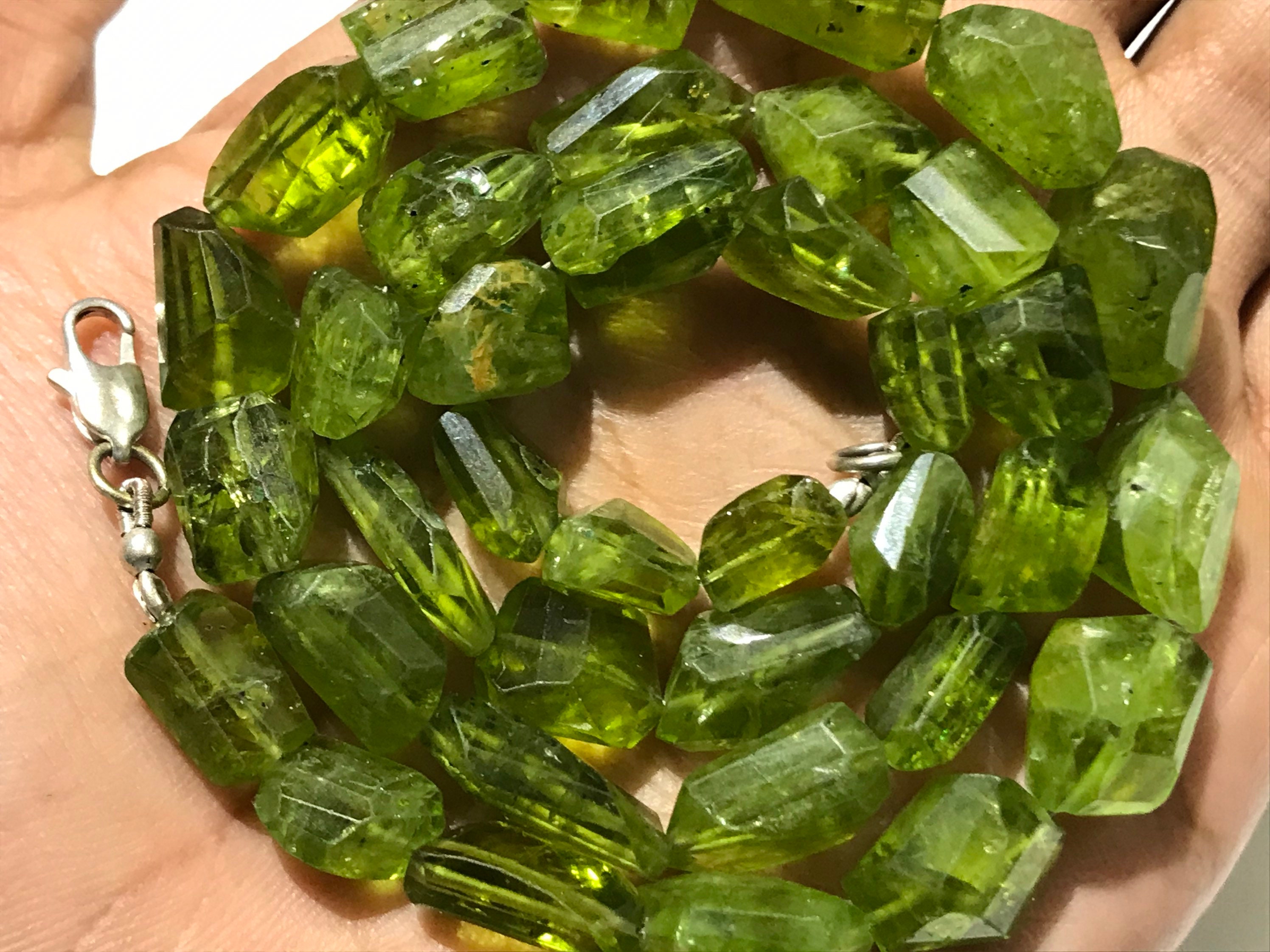 18" Green Peridot Faceted Nugget Gemstone Beads 6-8 Mm W / / Natural Faceted Green Peridot Nuggets New Arrival Top Most Quality