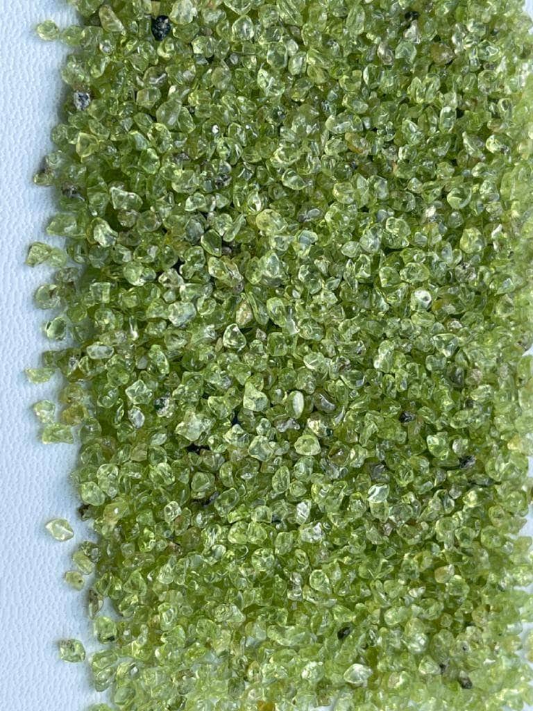 Peridot Inlay Polished Chips 1 To 4mm Size Packet Of 30grams. Peridot Inlay Polished Chips 1 To 4mm Size Packet Of 30grams.