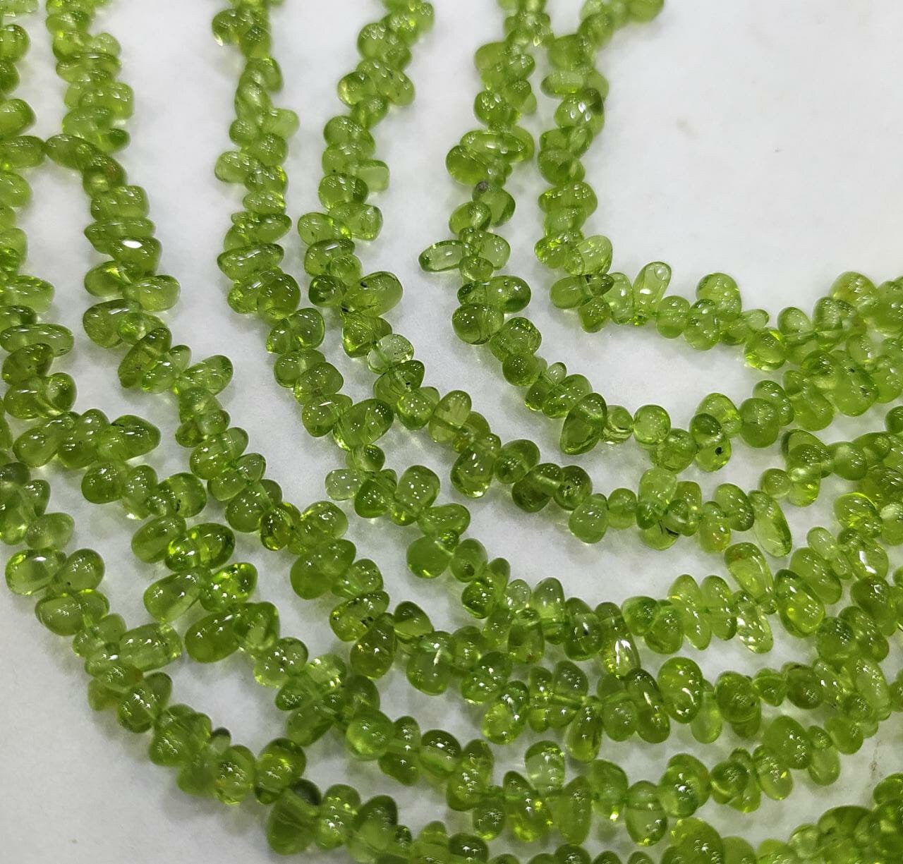 Natural Peridot Smooth Nuggets/drops Gemstone Beads, Side Drilled Uneven Peridot 3-4 Mm Approx 13 Inches Beads An Amazing Item For Jewelry