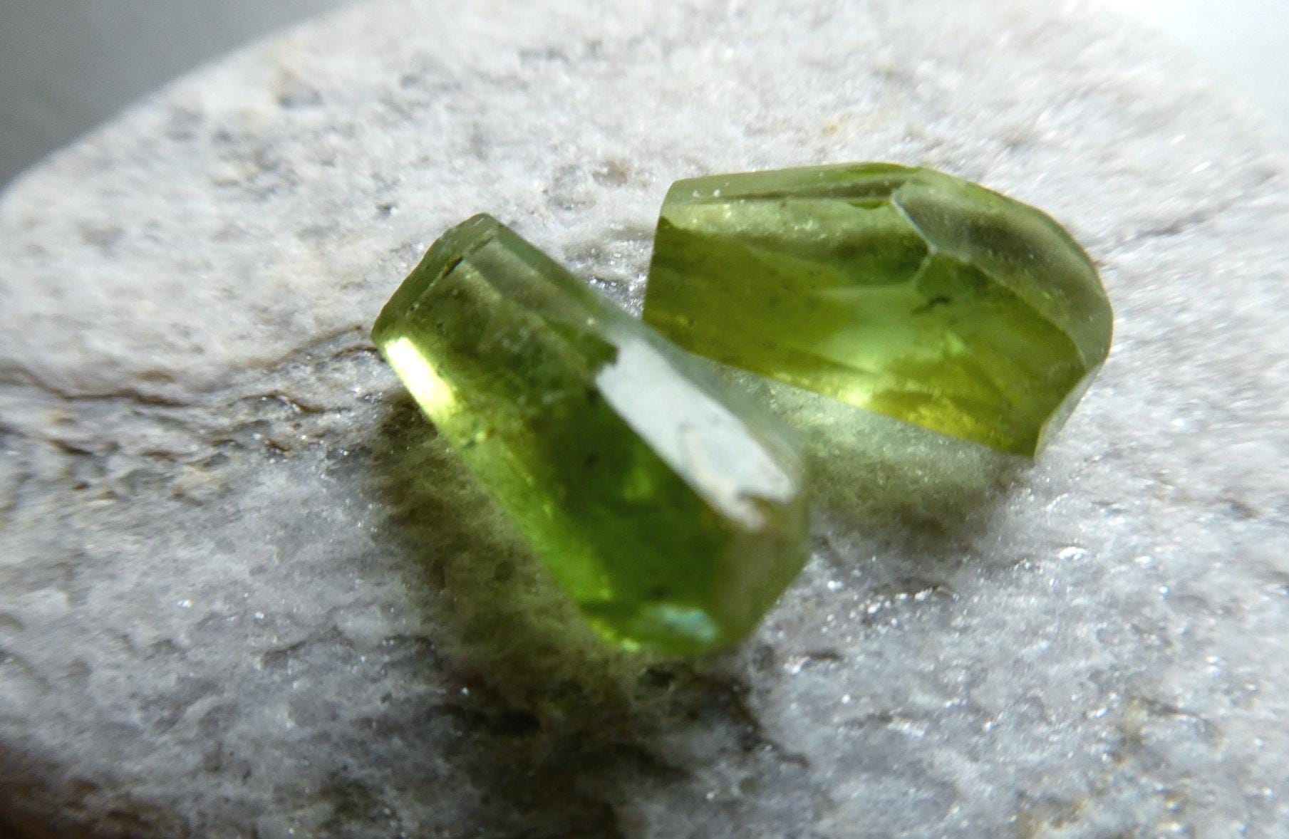 Raw Peridot Crystals Undrilled 12-13mm Points- 2 Natural Pcs- Wire Wrapping Gemstone-jewelry Making-craft Beads