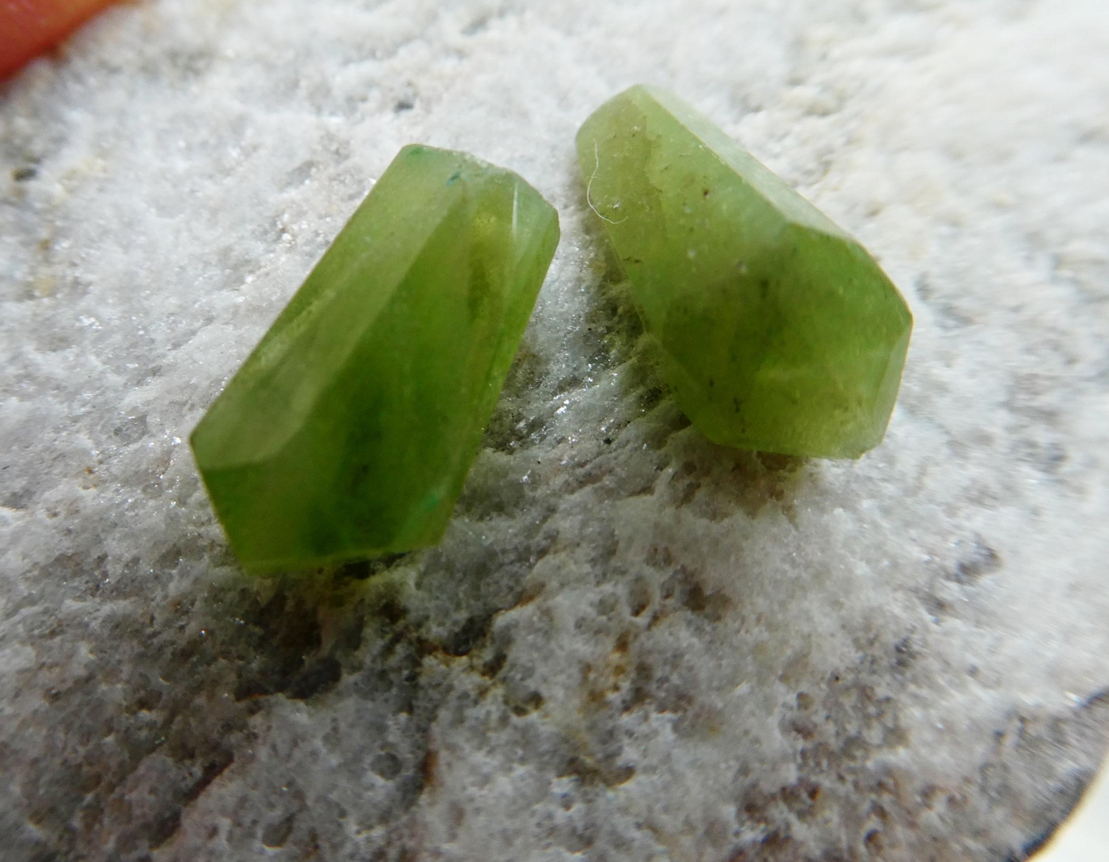 Raw Peridot Point 12-13mm Undrilled Crystals- 2 Pcs Gemstone- Wire Wrapping Jewelry Making-craft  Beads