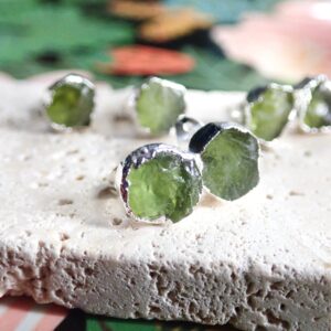 Raw Peridot Stud Earrings Silver, Peridot Birthstone August Gift, Natural Gemstone Jewelry,green Crystal Earrings,silver Peridot Post Studs