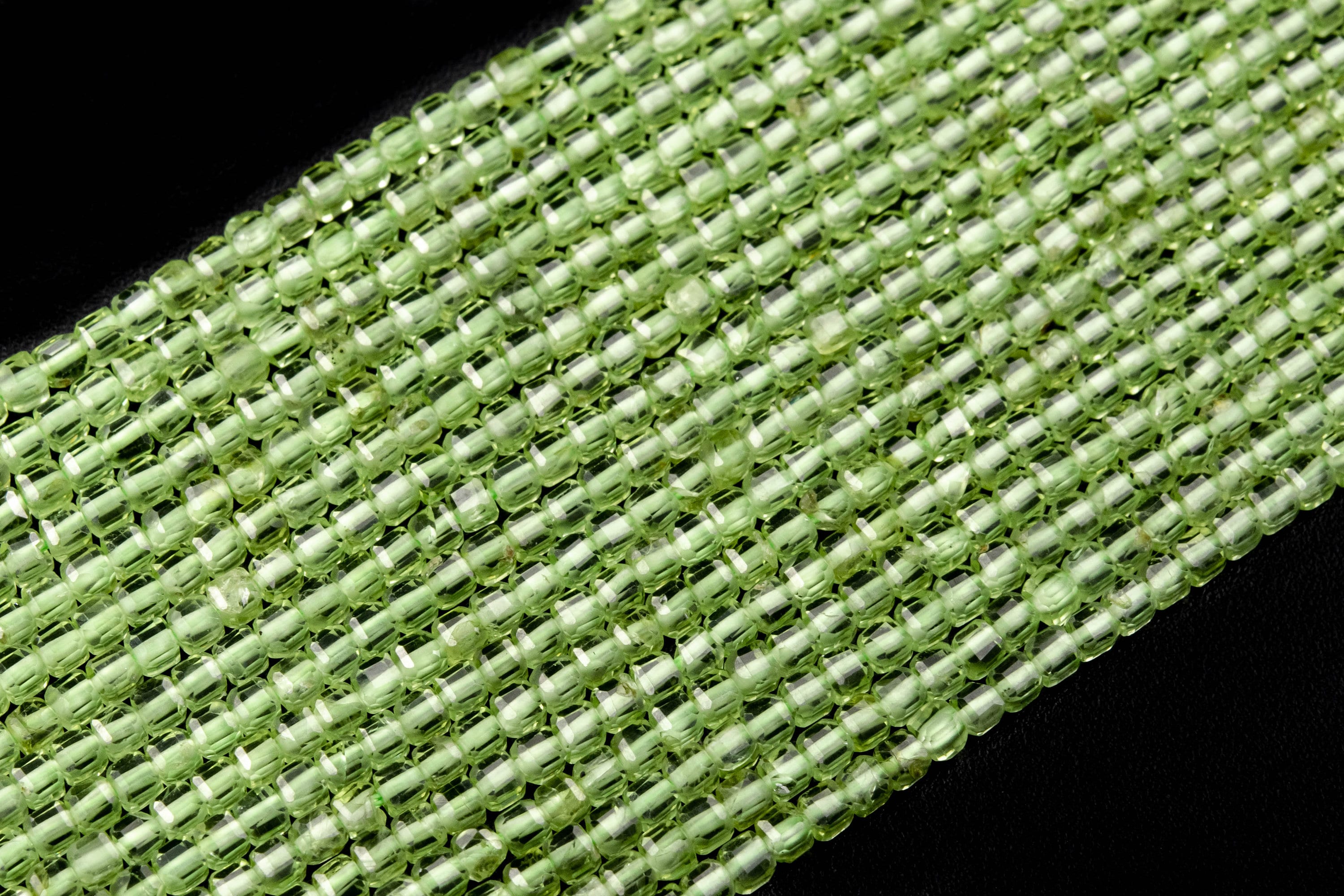 2x2mm Grass Green Peridot Grade Aaa Genuine Natural Gemstone Full Strand Beveled Edge Faceted Cube Loose Beads 15" Bulk Lot Options (125059)