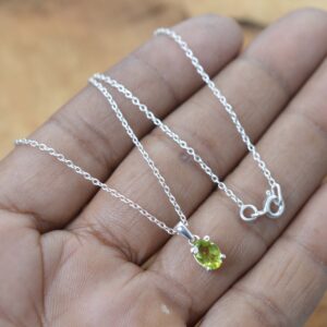 Green Peridot 925 Sterling Silver Cut Gemstone Jewelry Pendant W / Or W / o Chain