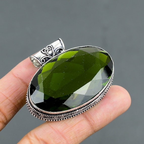 Handmade Faceted Peridot Pendant: Vintage 925 Sterling Silver Jewelry