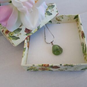 Raw Peridot Pendant Necklace, Natural Peridot Jewelry, Peridot Crystal Necklace for Women, Birthstone Necklace, Peridot Charm, Gift for Her