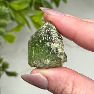 Peridot | 16g | - #11 (raw Green Crystal Specimen, Heart Chakra, Healing Stone, Love) Peridot | 16g | - #11 (raw Green Crystal Specimen, Heart Chakra, Healing Stone, Love)