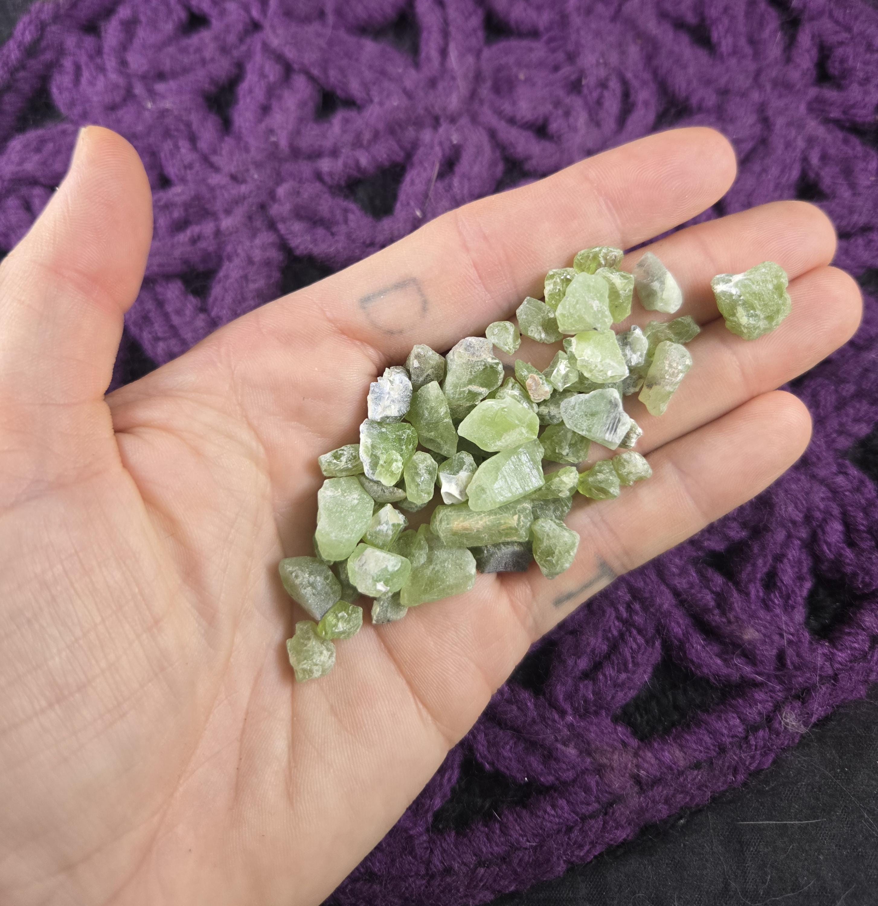 25g Peridot Chips Raw Stones Rough Green Crystal San Carlos Apache Reservation Arizona Usa Small Tiny Pebbles Bulk Gridding Parcel 25 Grams