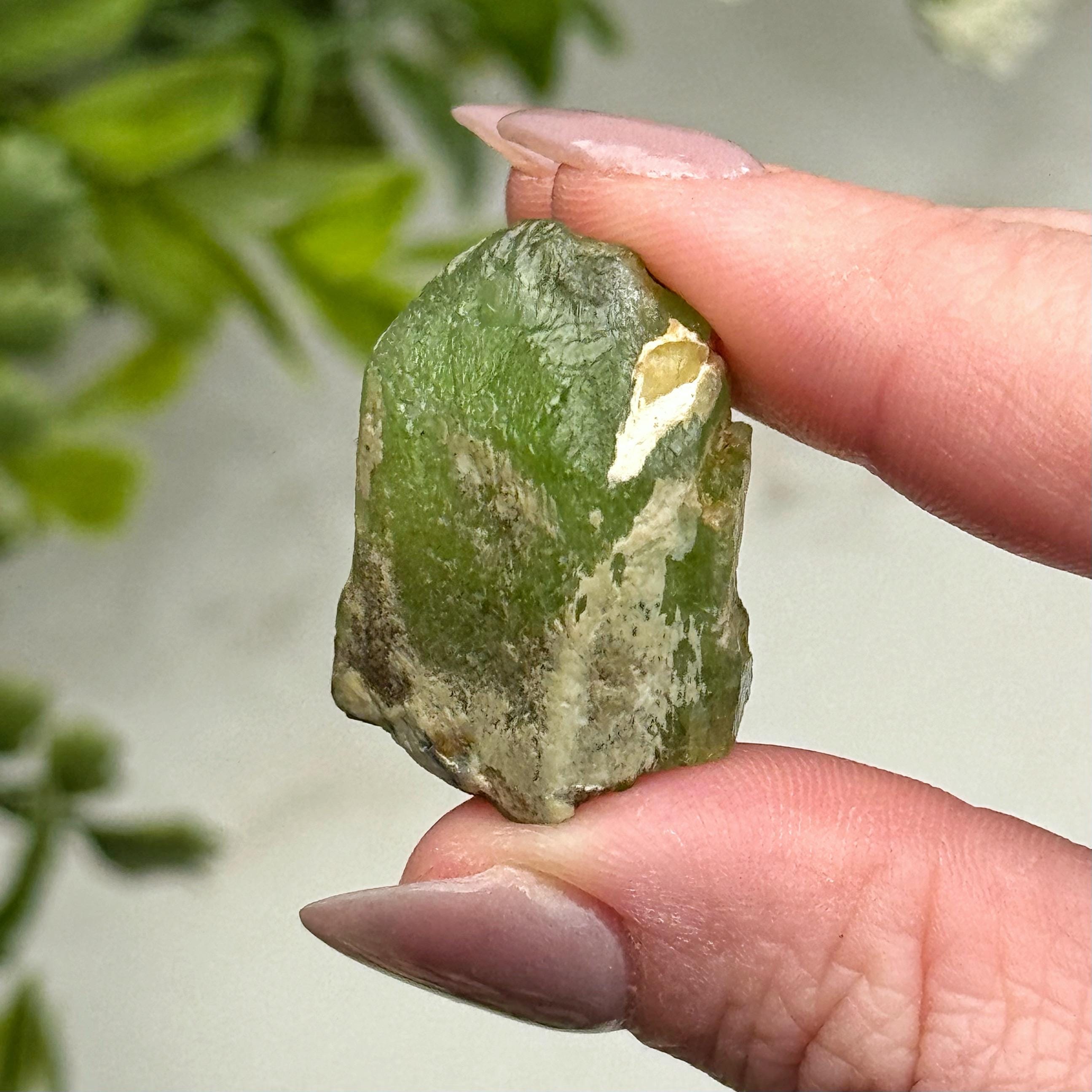 Peridot | 14g | - #7 (raw Green Crystal Specimen, Heart Chakra, Healing Stone, Love) Peridot | 14g | - #7 (raw Green Crystal Specimen, Heart Chakra, Healing Stone, Love)