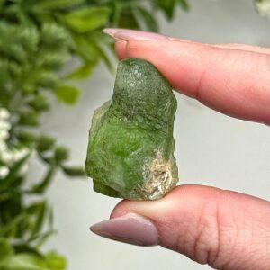 Peridot | 19g | - #8 (raw Green Crystal Specimen, Heart Chakra, Healing Stone, Love) Peridot | 19g | - #8 (raw Green Crystal Specimen, Heart Chakra, Healing Stone, Love)