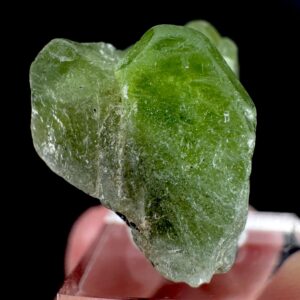 Peridot | natural terminated crystal, mineral specimen from Pakistan Peridot | natural terminated crystal, mineral specimen from Pakistan
