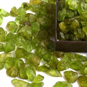 Natural Raw Peridot Wholesale Uncut Gemstone Jewelry Making Stone Rough Peridot Crystal Supply Tool Gift Natural Raw Peridot Wholesale Uncut Gemstone Jewelry Making Stone Rough Peridot Crystal Supply Tool Gift