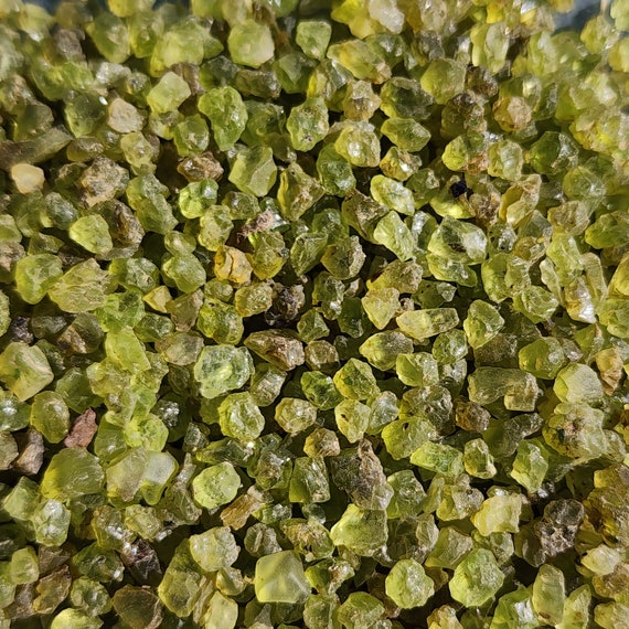 Tiny Rough Green Peridot Crystal Chips (2-5mm) Tiny Rough Green Peridot Crystal Chips (2-5mm)