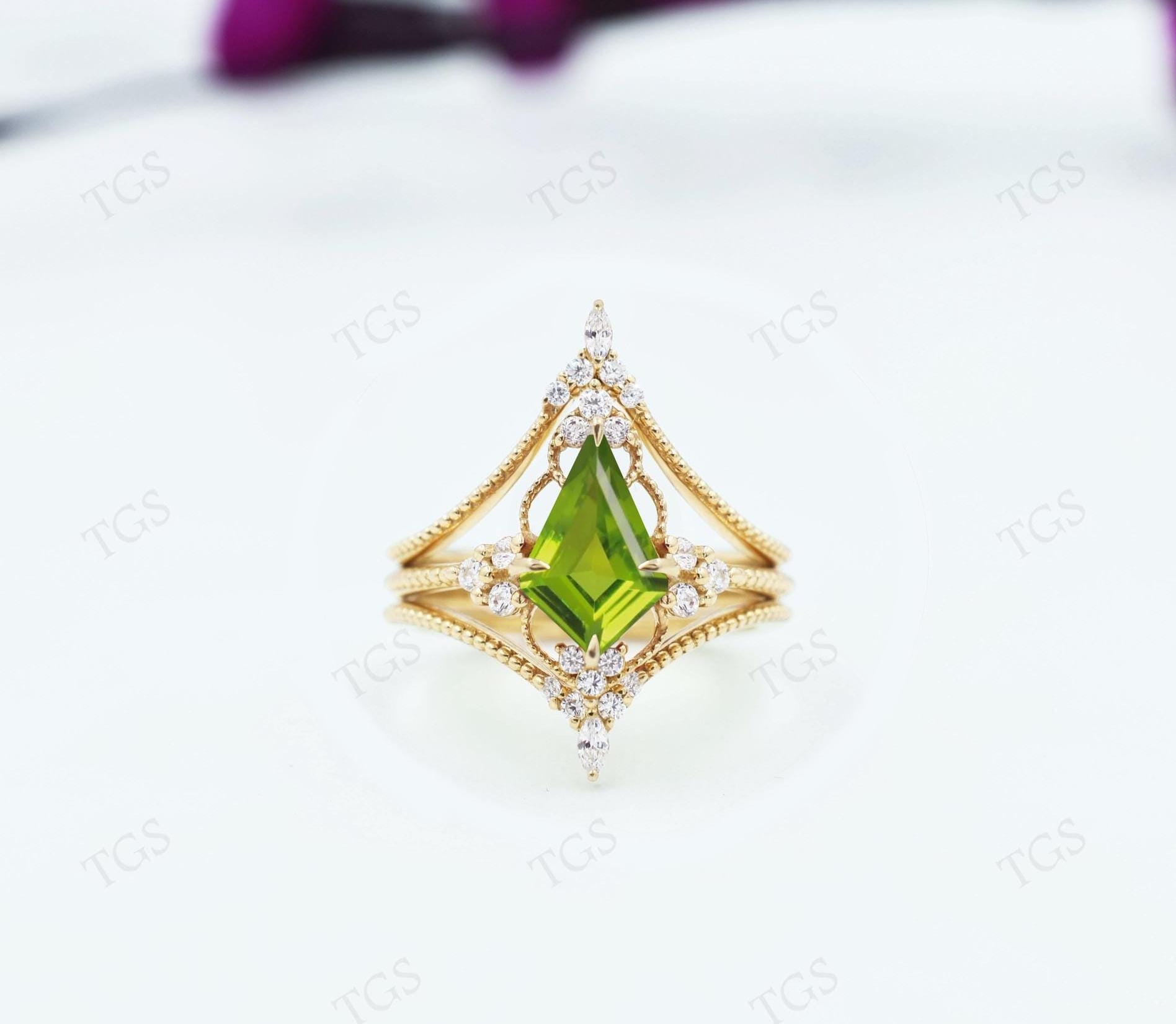 Natural Peridot Kite Engagement Ring Set For Women 925 Silver Peridot Statement Ring Set Kite Cut Peridot Gemstone Wedding Ring Set For Her