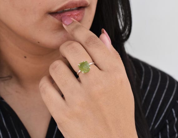 Raw Peridot Silver Ring, Green Peridot Womens Jewelry, Rough Stone Ring, Raw Stone Ring, Birthday Gifts For Daughter Sister, New Year Gifts
