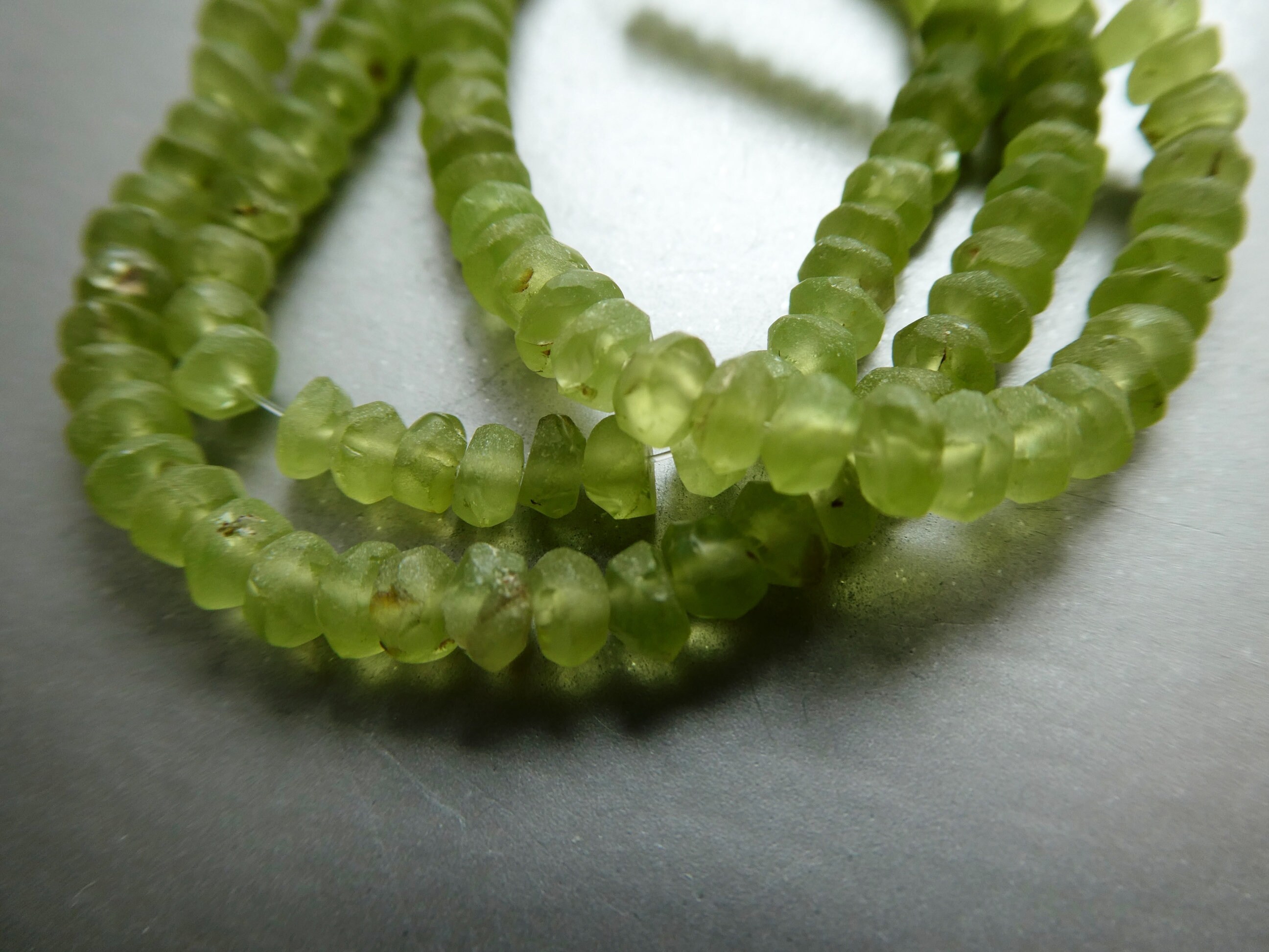 Peridot Matte Faceted Rondelle 4mm Beads- 4in Strand Gemstone-jewelry Making -craft Natural Beads Peridot Matte Faceted Rondelle 4mm Beads- 4in Strand Gemstone-jewelry Making -craft Natural Beads