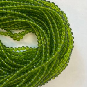 peridot 4mm Round Gemstone Beads---15.5 inch strand