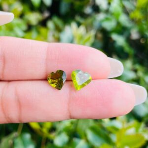 Faceted Peridot Crystal Heart: Natural Green Gemstone (7-10 Mm)