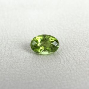 Oval cut peridot loose stone 7x10mm Natural faceted gemstone for jewelry 2.70ct Oval cut peridot loose stone 7x10mm Natural faceted gemstone for jewelry 2.70ct