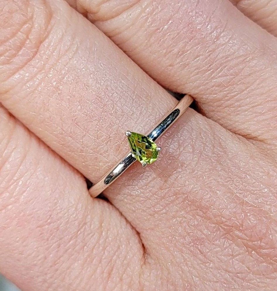 Peridot Ring | Style 1 | - (polished Green Crystal Jewelry, 925 Sterling Silver, Heart Chakra) Peridot Ring | Style 1 | - (polished Green Crystal Jewelry, 925 Sterling Silver, Heart Chakra)