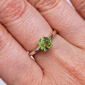 Peridot Ring | Style 2 | - (polished Green Crystal Jewelry, 925 Sterling Silver, Heart Chakra)