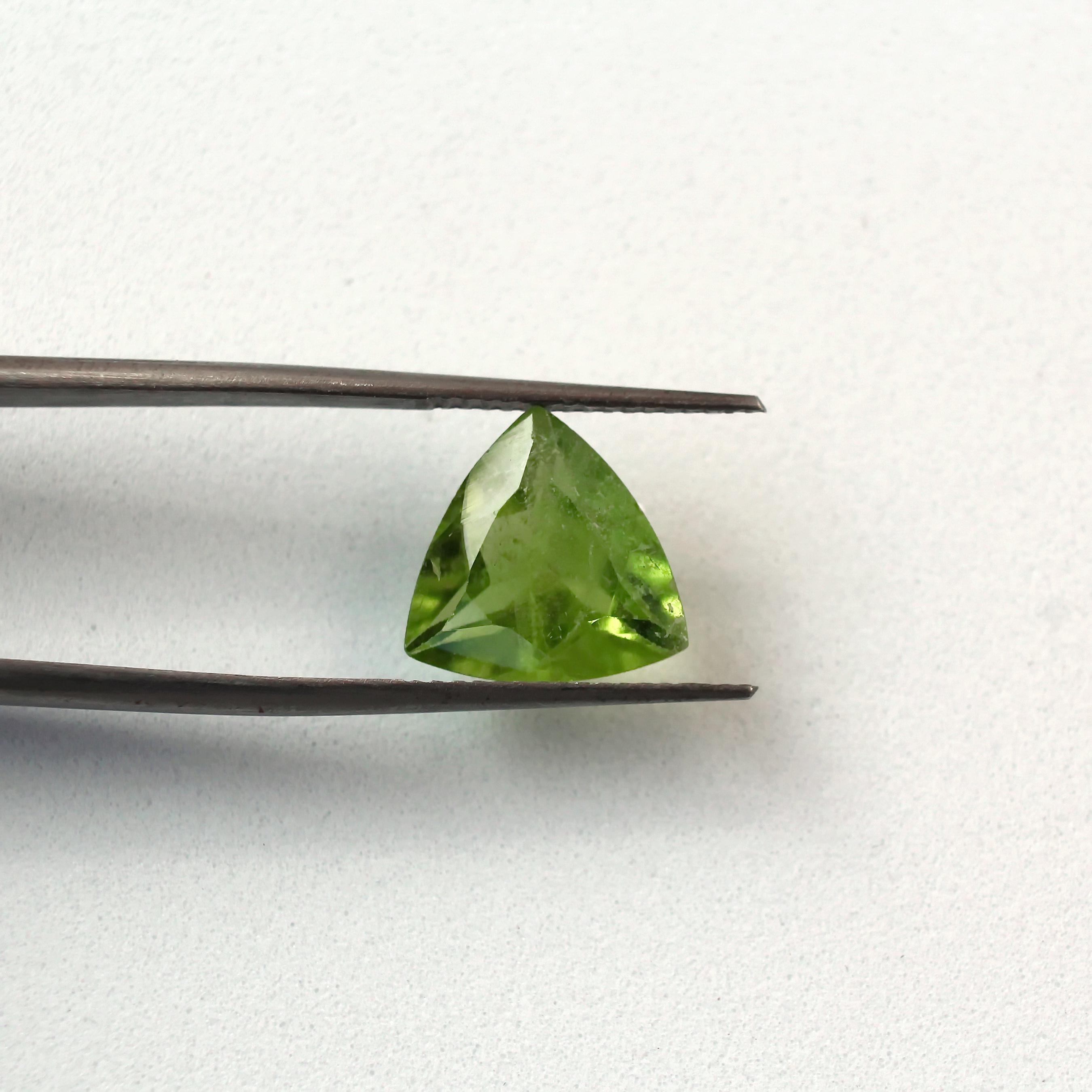 Trillion Cut Peridot Loose Gemstone 11mm Natural Faceted Stone For Jewelry 4ct