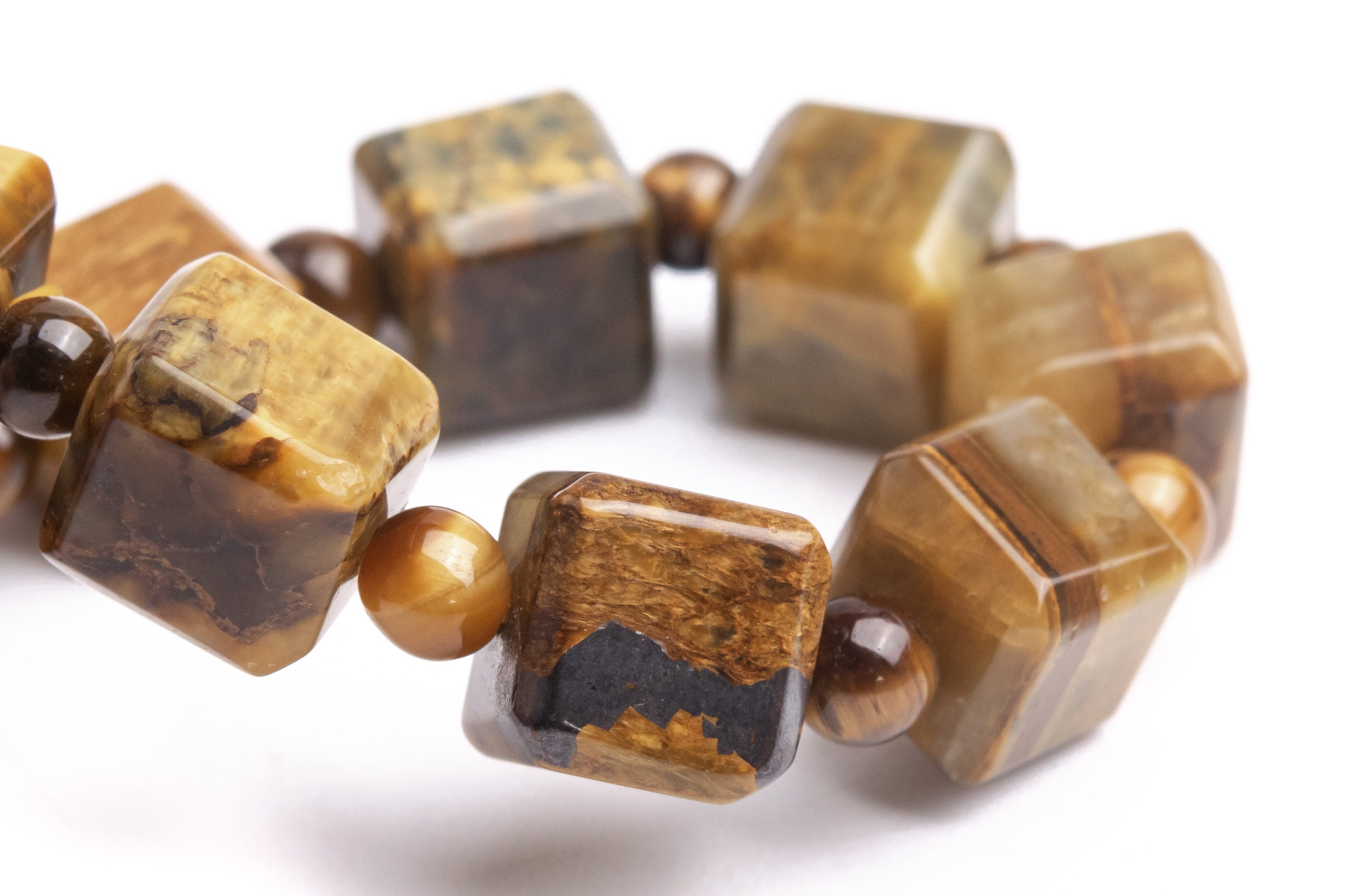 7-8mm Pietersite Beads Brown Bracelet Grade A Genuine Natural Beveled Edge Faceted Cube Gemstone 7" (121690h-1487) 7-8mm Pietersite Beads Brown Bracelet Grade A Genuine Natural Beveled Edge Faceted Cube Gemstone 7" (121690h-1487)