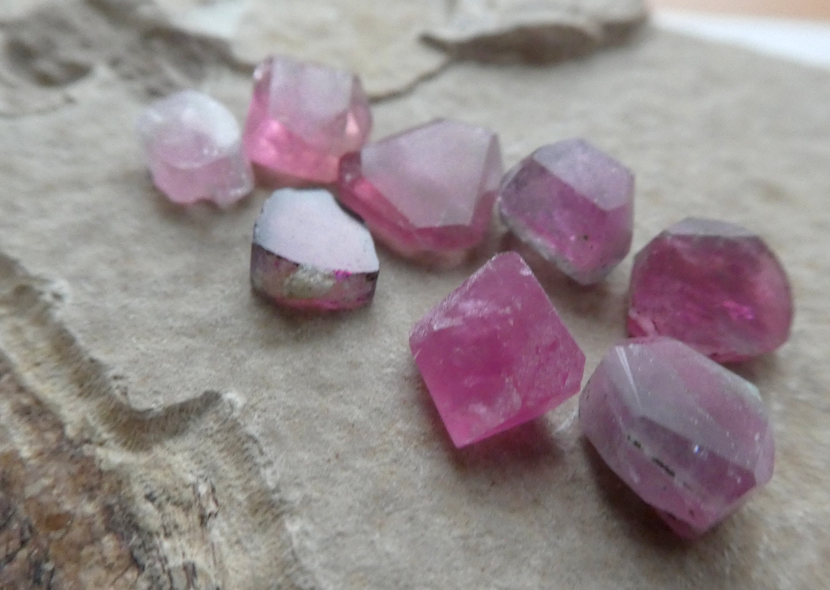 Raw Pink Tourmaline 6-10mm Undrilled Crystals- 8 Pcs Gemstone- Rings Jewelry Making -craft Beads Raw Pink Tourmaline 6-10mm Undrilled Crystals- 8 Pcs Gemstone- Rings Jewelry Making -craft Beads