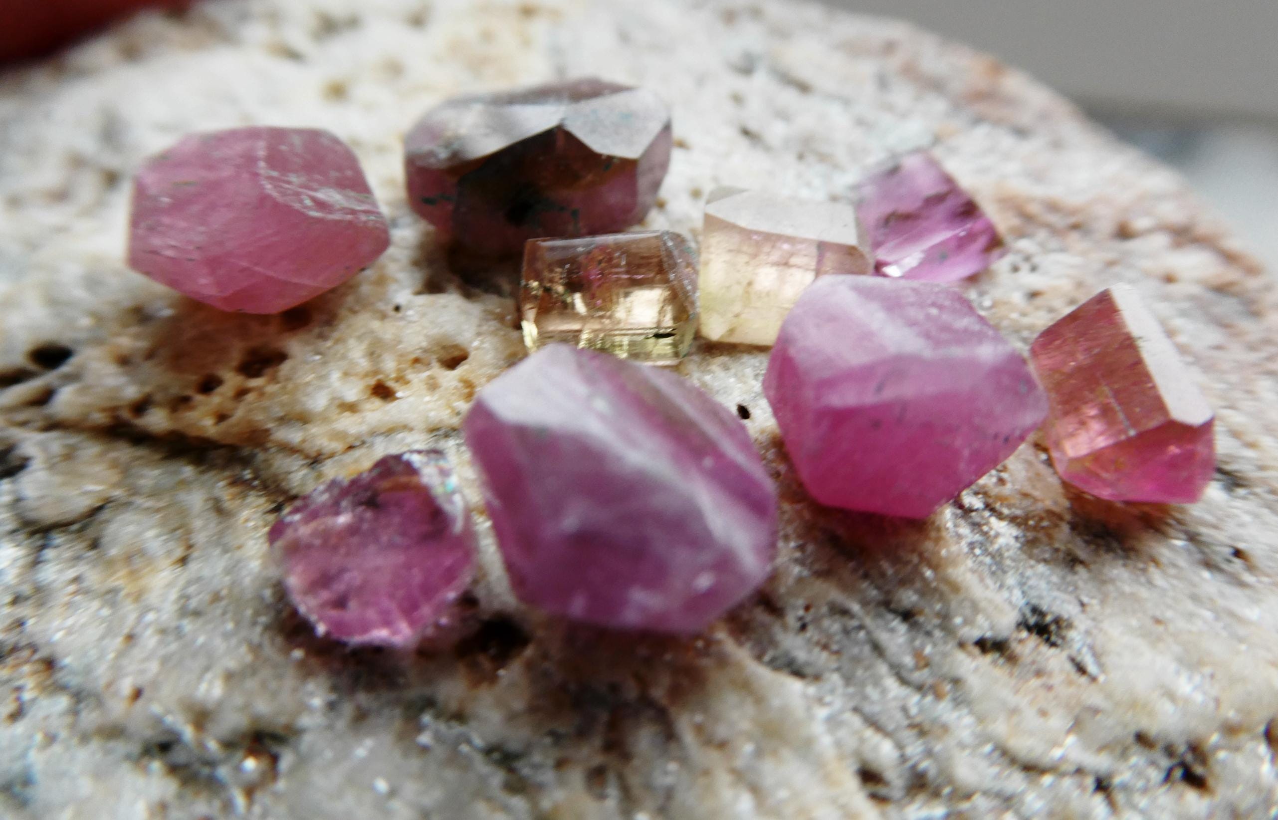 Raw Pink Tourmaline Crystals 6-11mm Undrilled- 4g Gemstone 9 Pcs-jewelry Making -inlay Craft Beads