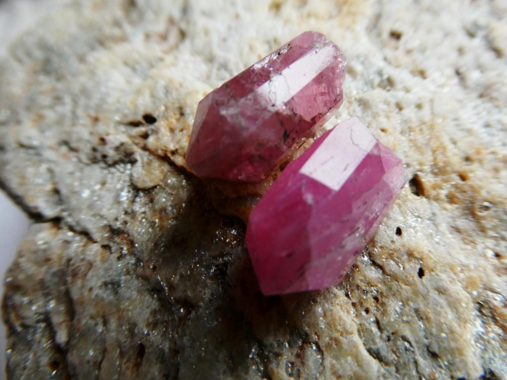 Raw Pink Tourmaline Point Crystals 16mm Undrilled  -2 Pcs Gemstone-wire Wrapping Jewelry Making-craft Beads
