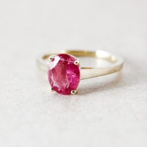 10k Gold Pink Tourmaline Ring: Oval Cut Gemstone 10k Gold Pink Tourmaline Ring: Oval Cut Gemstone