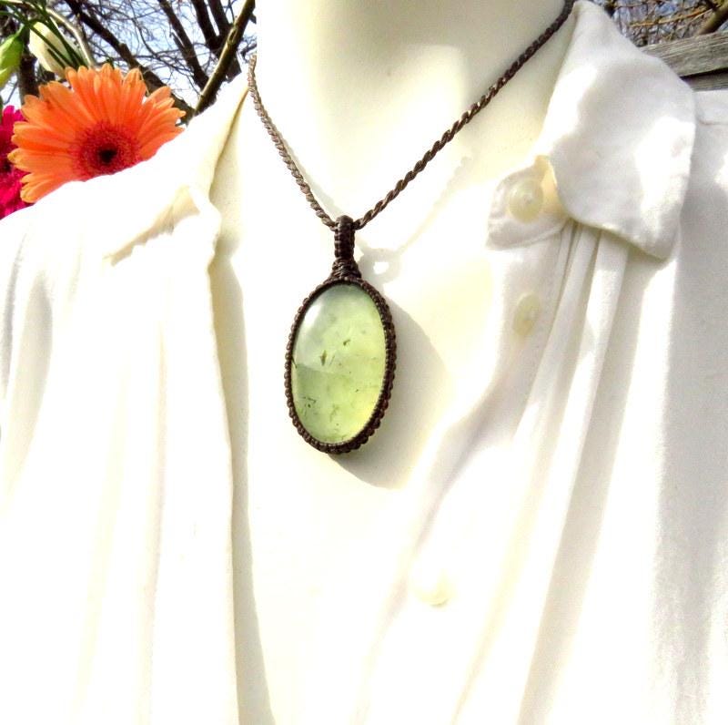 Mothers Day Gift For Her, Prehnite Macrame Necklace, Prehnite Jewelry, Macrame Necklace, Green Gemstone, Positive Energy, Gift For Friend