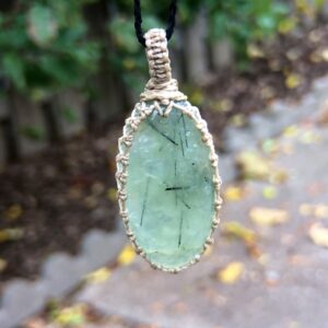Prehnite pendant necklace, prehnite necklace for women, macrame gemstone pendant, macrame rock necklace, boho jewelry,tribal choker necklace