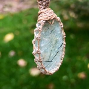 Prehnite pendant necklace, prehnite necklace for women, macrame gemstone pendant, macrame rock necklace, boho jewelry,tribal choker necklace