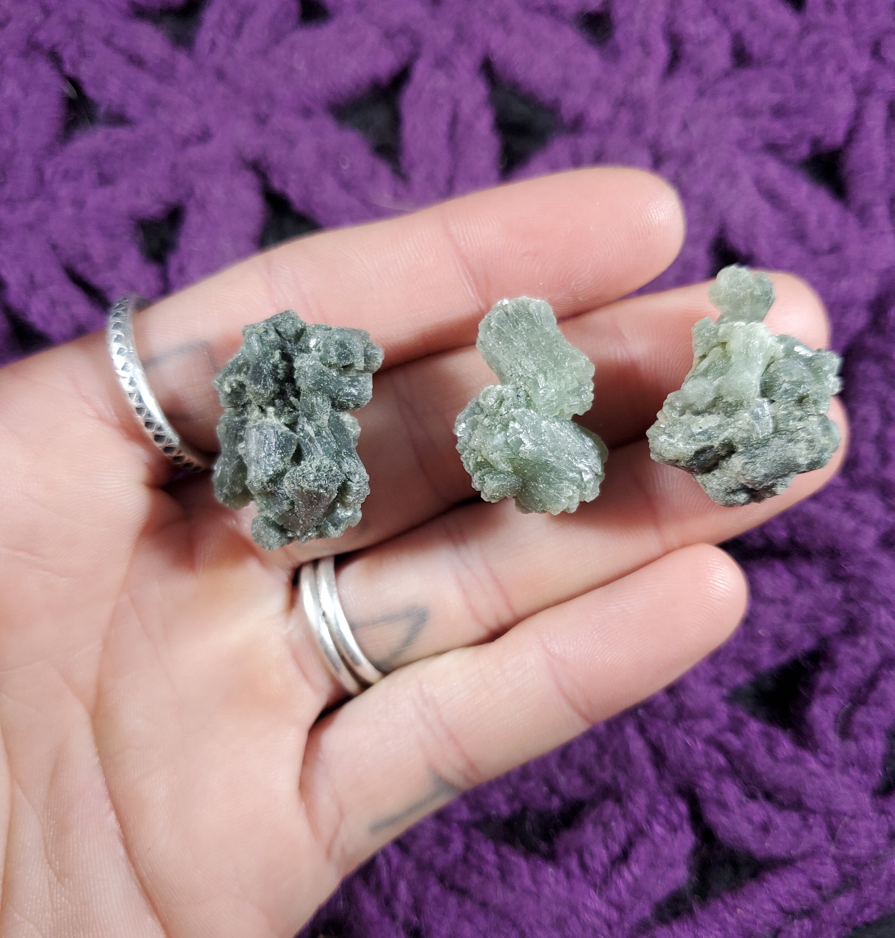 3 Prehnite Cluster Crystal Stones Dark Green Shiny Rough Broomstick Specimen Imilchil Morocco Bulk Set Of Three Gridding