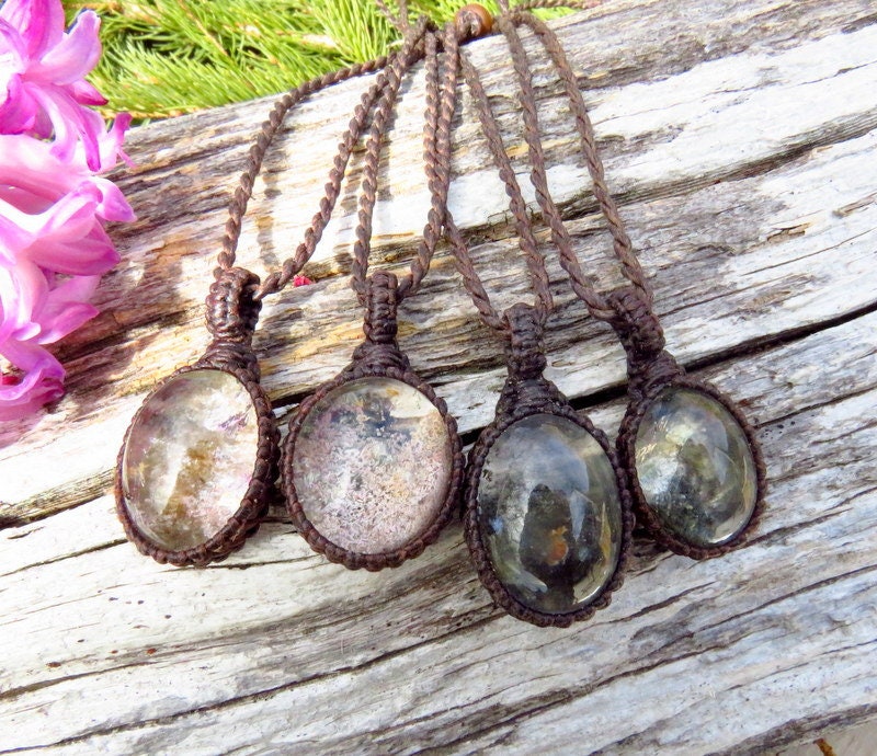 Garden Quartz Healing Crystal Necklace, Womens Healing Crystal Jewelry, Good Energy Crystal, Minimalist Necklace, Dainty Gemstone, Lodolite