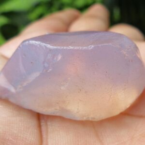 Lavender Quartz Raw Natural Crystal Piece. 84.60 Crt. Healing Crystal.