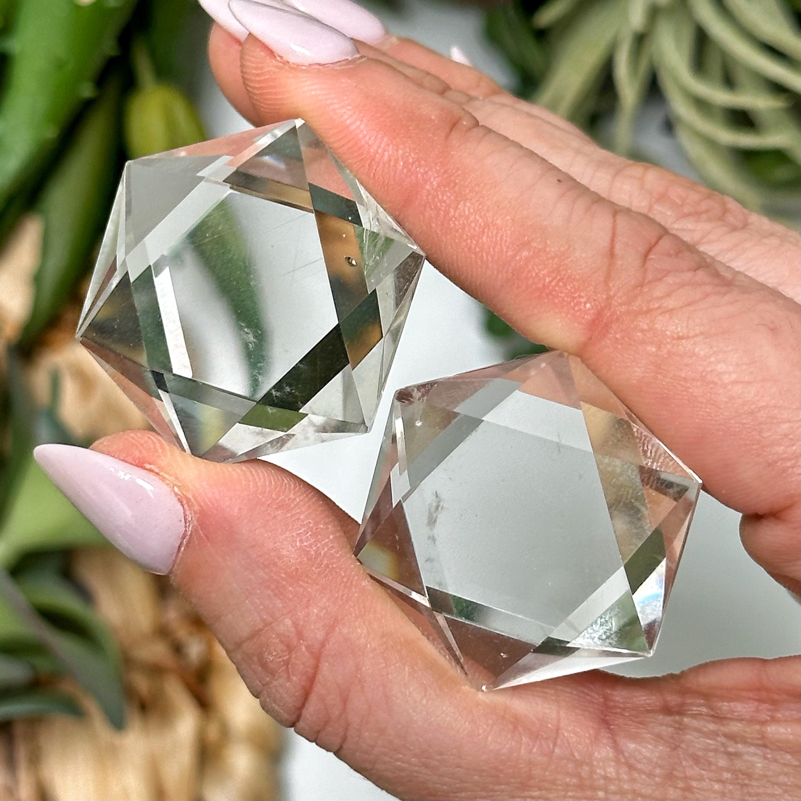 Clear Quartz Star Of David , 9-11g , - No. 922 (polished Crystal Carving, Clear Chakra, Balance) Clear Quartz Star Of David , 9-11g , - No. 922 (polished Crystal Carving, Clear Chakra, Balance)