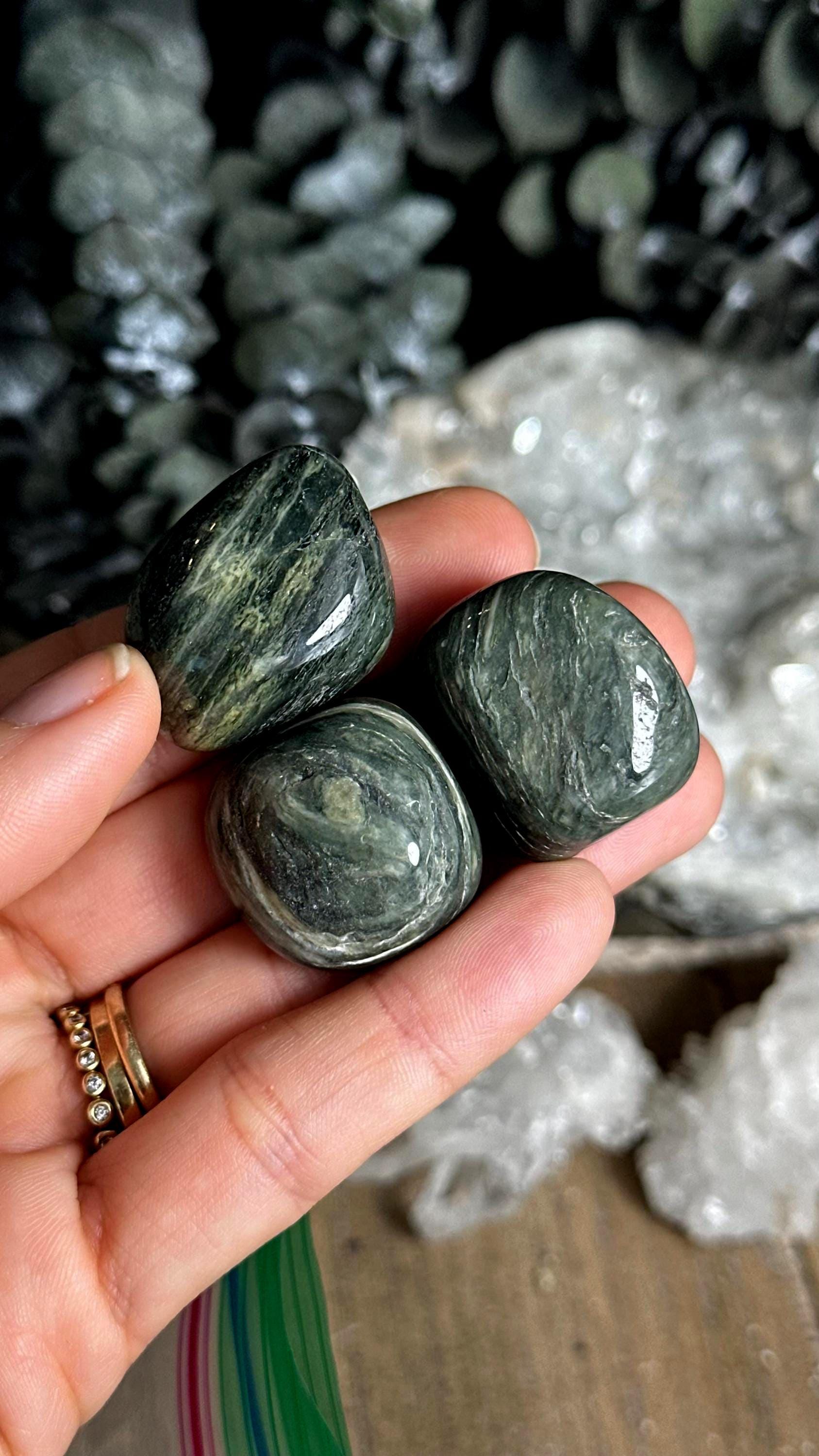 Green Chlorite Quartz , Tumbled, Tumble, Pocket Stone Green Chlorite Quartz , Tumbled, Tumble, Pocket Stone