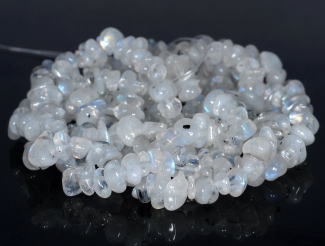 7-8mm Rainbow Moonstone Gemstone Pebble Nugget Chip Loose Beads 34 Inch (80001795-a18)