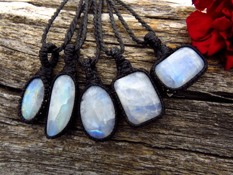 Rainbow Moonstone Necklace / Moonstone Necklace / Moonstone Jewelry / Rainbow Moonstone / Layered Necklace / Healing Stone/ Goddess Necklace