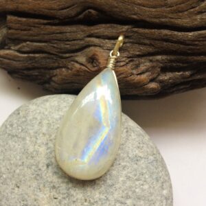 Rainbow Moonstone pendant, drop moonstone silver pendant, natural gemstone, rainbow moonstone, Boho pendant, Silver jewelry, Spiritual Gift