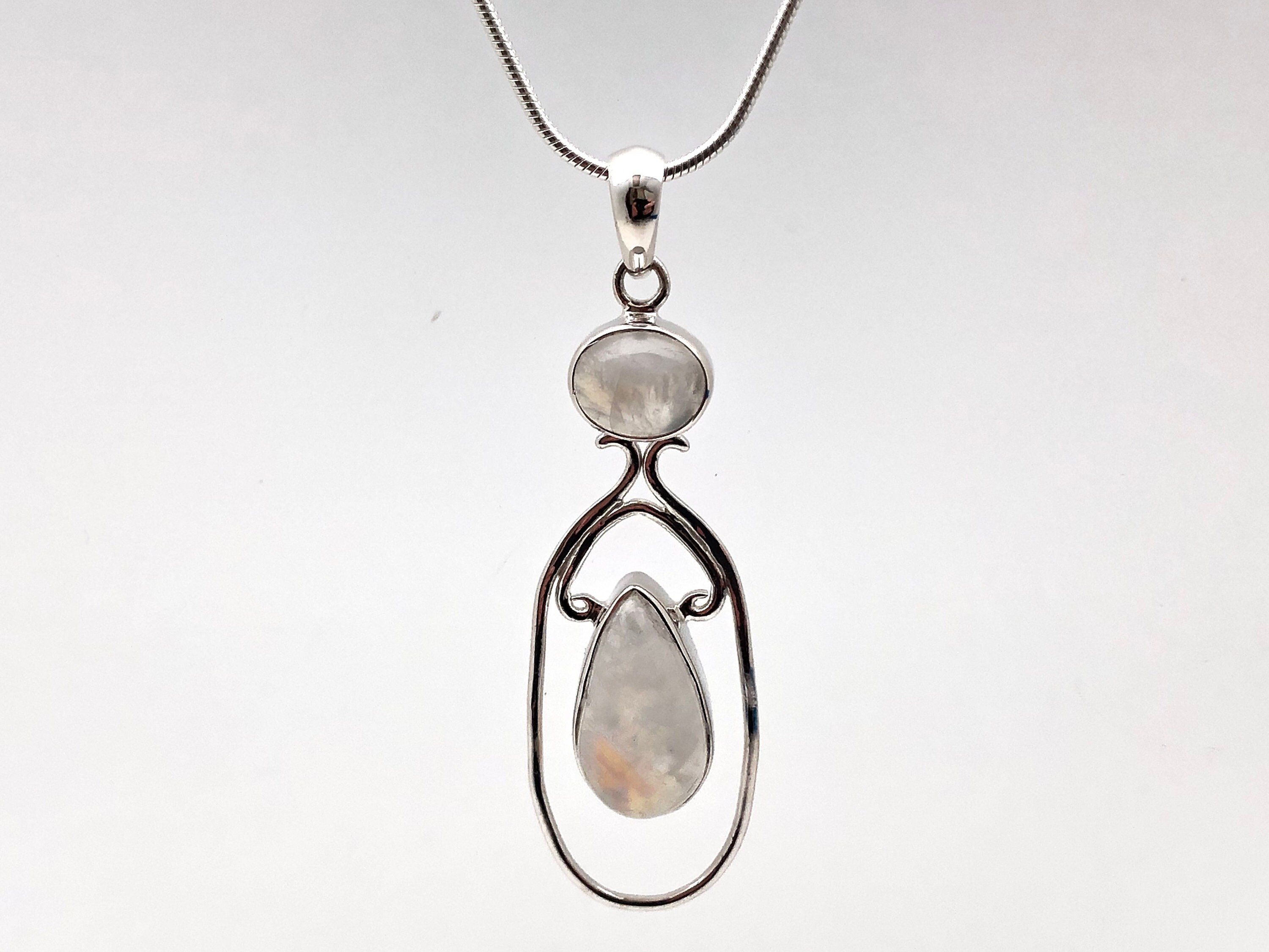 Moonstone Pendant Necklace // 925 Sterling Silver // Rainbow Moonstone Pendant // Blue Moonstone Pendant // Silver Moonstone Pendant Moonstone Pendant Necklace // 925 Sterling Silver // Rainbow Moonstone Pendant // Blue Moonstone Pendant // Silver Moonstone Pendant