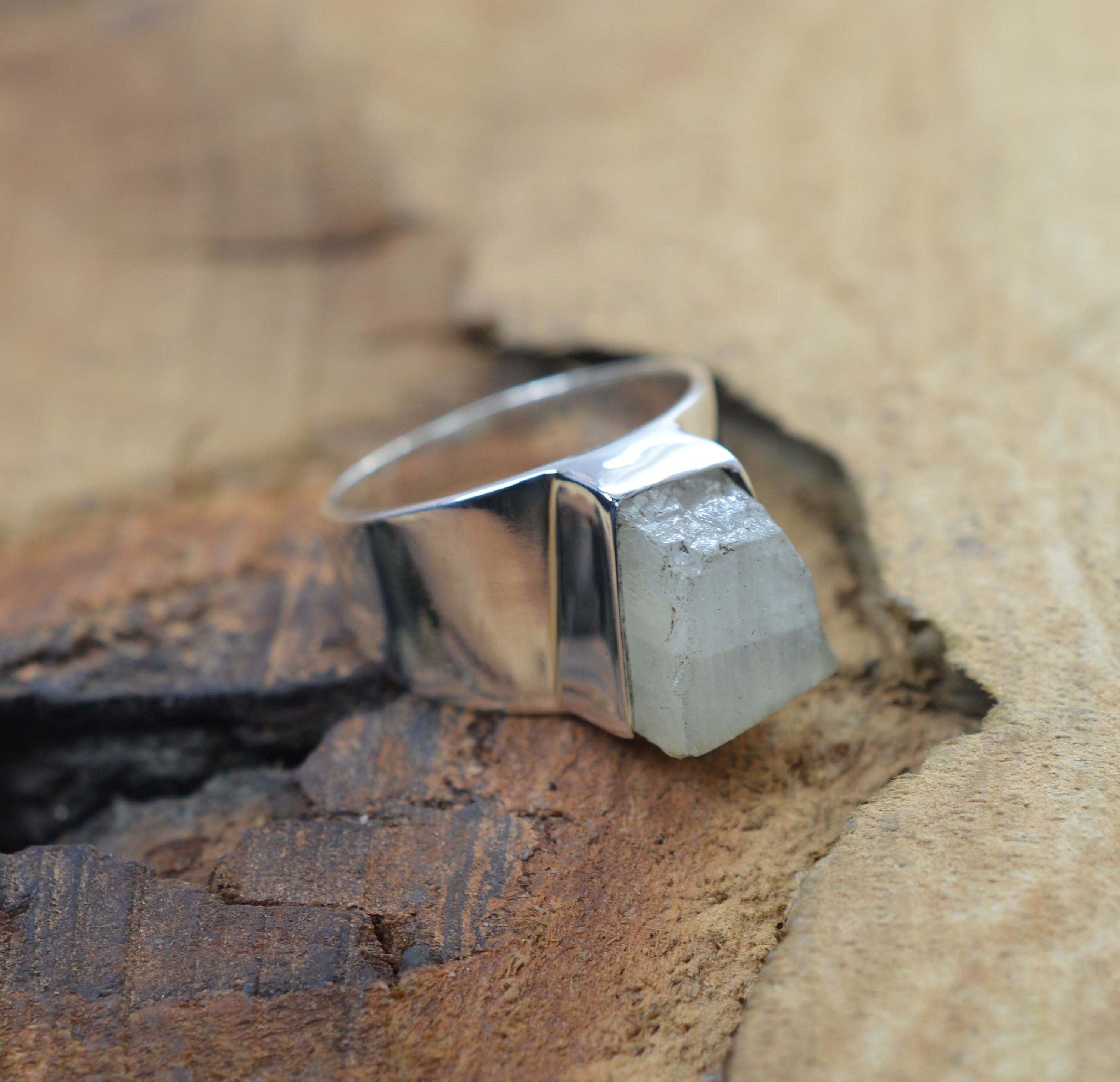 Rough Rainbow Moonstone 925 Sterling Silver Ring