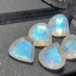 Faceted Heart Rainbow Moonstone Gemstone - Blue Fire (8x8-15x15 Mm)