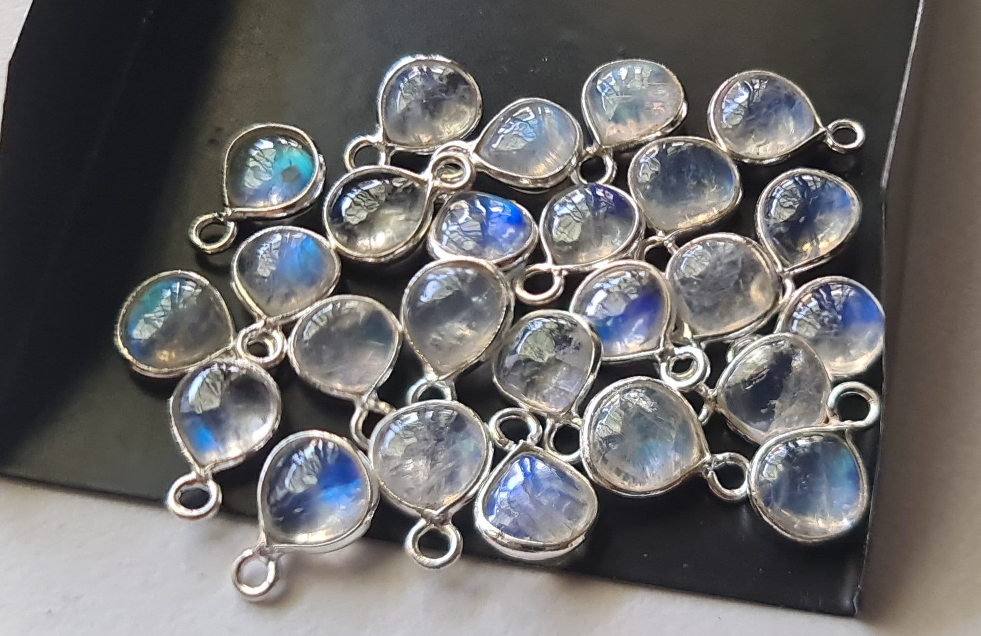 Rainbow Moonstone Heart Charm Connectors Natural Moonstone Plain Heart 925 Silver Bezel Connectors 11mm Single Loop Findings (5pcs To 10pcs)