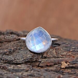 Heart Cut Rainbow Moonstone Ring: Blue Fire Sterling Silver (14 Mm)