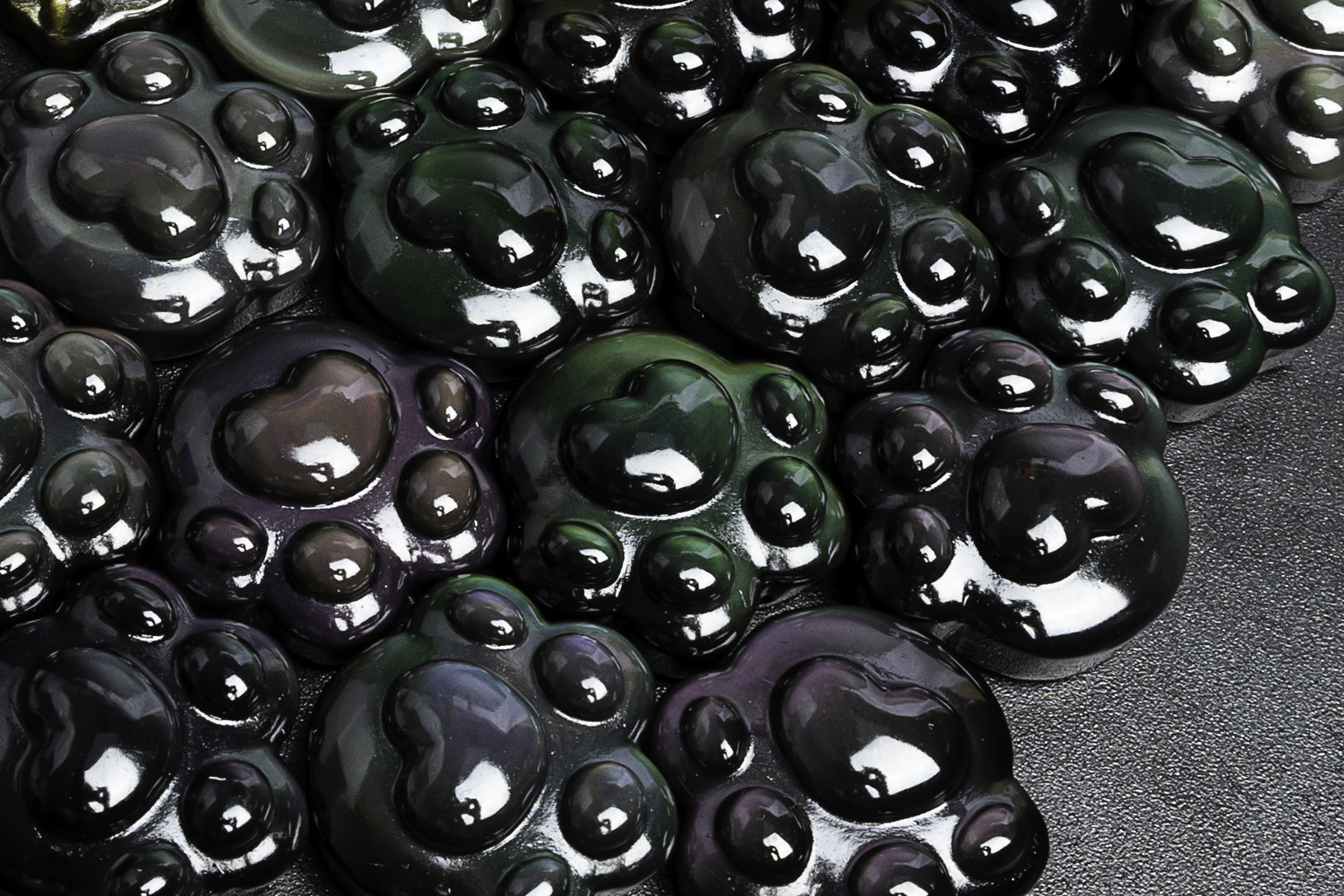 Natural Carved Rainbow Obsidian Spacer Beads-cat Claw Shape Obsidian Middle Hole Drilled Pendant Natural Carved Rainbow Obsidian Spacer Beads-cat Claw Shape Obsidian Middle Hole Drilled Pendant