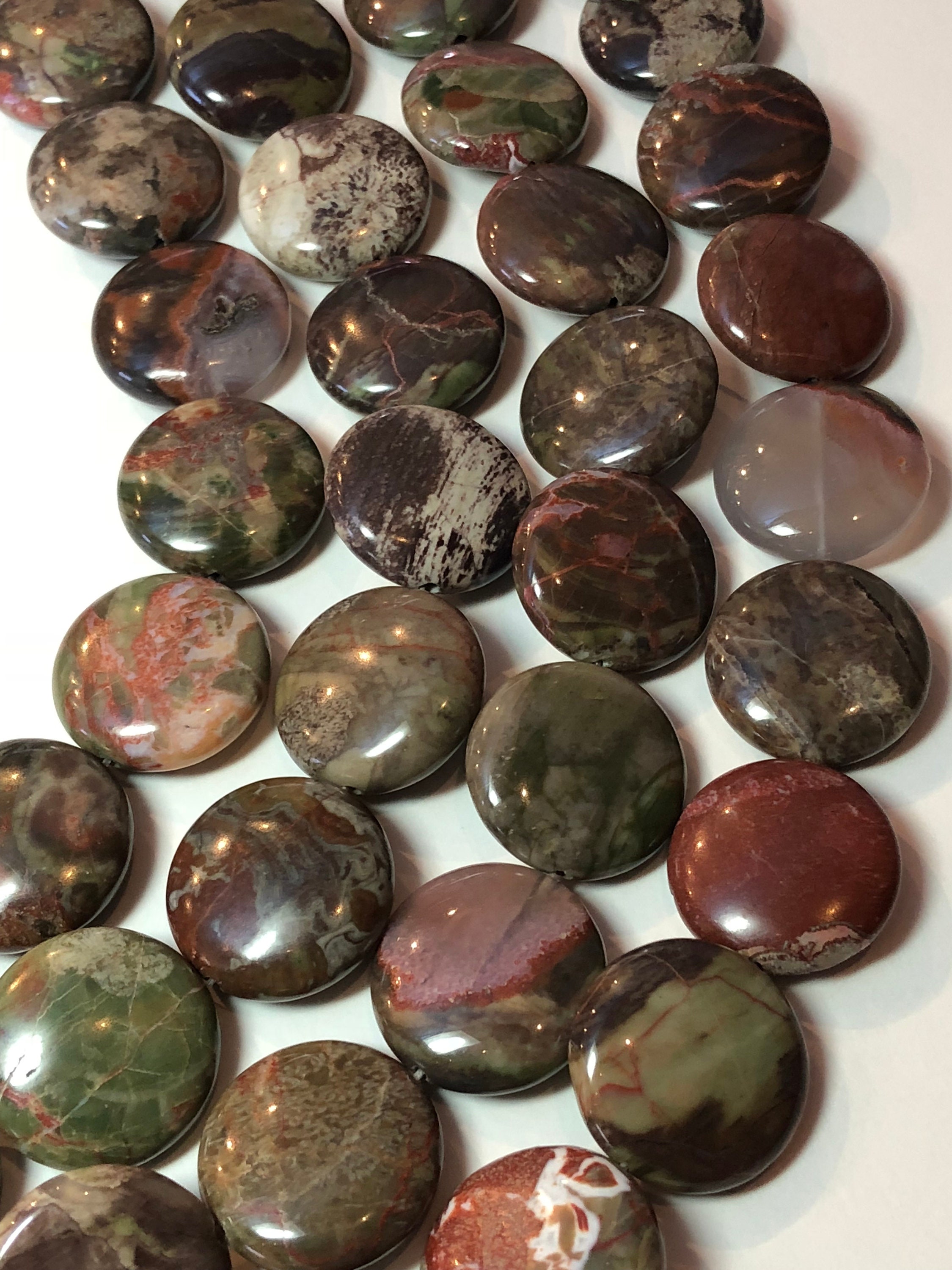 20mm Puff Coin Dark Green Rain Forest Jasper Gemstone Beads. Full 15" Strand Of Aa/aaa Grade Beads. Unusual Variation Of Rhyolite.