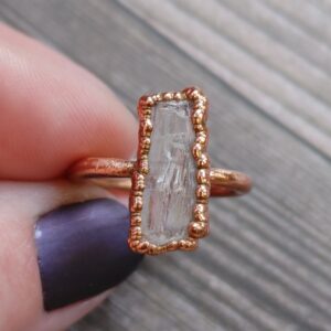 Raw Kunzite Ring / Beautiful Kunzite Ring / Colorless Kunzite / Natural Copper Jewelry / Copper Gemstone Ring / Organic Stone Jewelry / Size 7.75